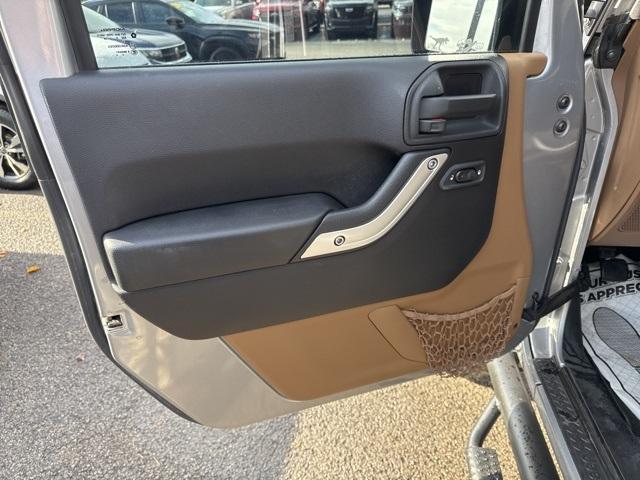 used 2015 Jeep Wrangler Unlimited car, priced at $21,300