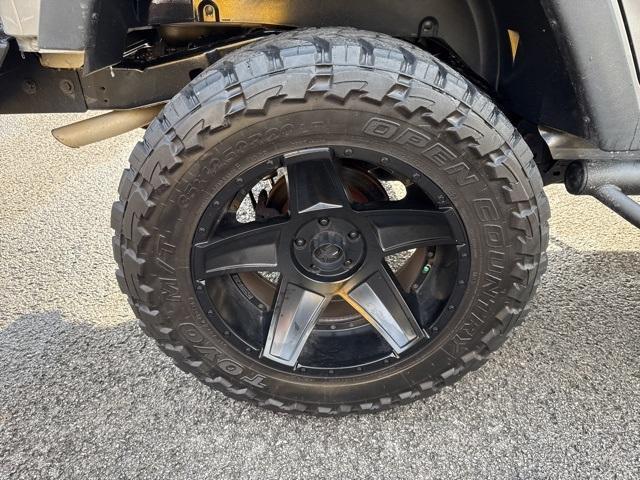 used 2015 Jeep Wrangler Unlimited car, priced at $21,300