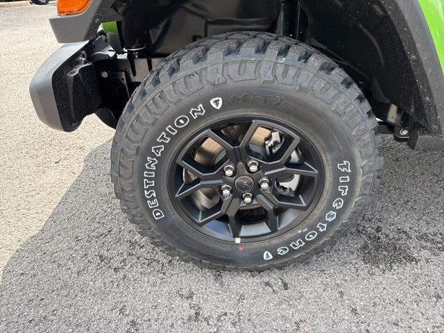 new 2025 Jeep Gladiator car, priced at $43,997