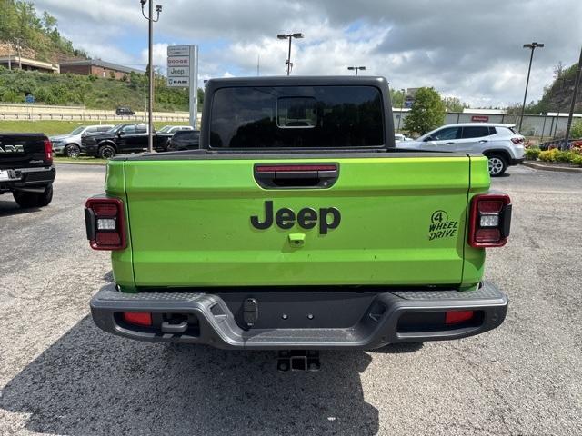 new 2025 Jeep Gladiator car, priced at $43,997