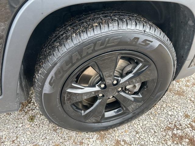 used 2020 Jeep Cherokee car, priced at $14,995