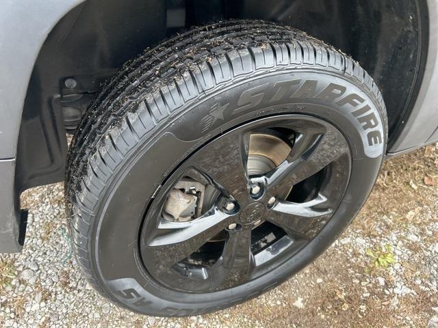 used 2020 Jeep Cherokee car, priced at $14,995