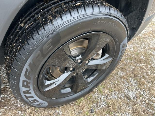 used 2020 Jeep Cherokee car, priced at $14,995