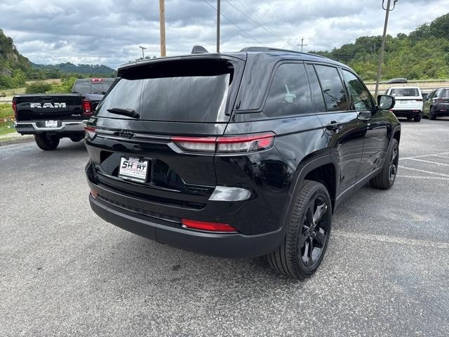 new 2025 Jeep Grand Cherokee car, priced at $42,570