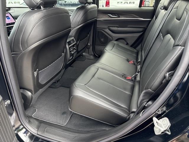 new 2025 Jeep Grand Cherokee car, priced at $42,570