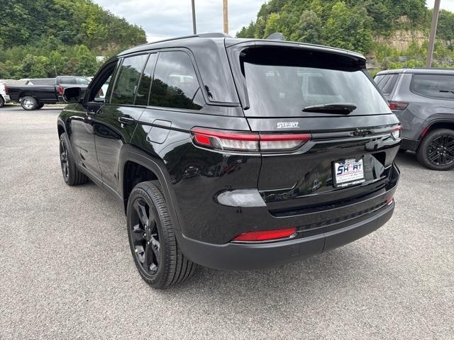 new 2025 Jeep Grand Cherokee car, priced at $40,574