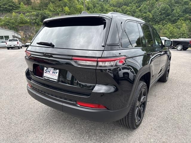 new 2025 Jeep Grand Cherokee car, priced at $40,574