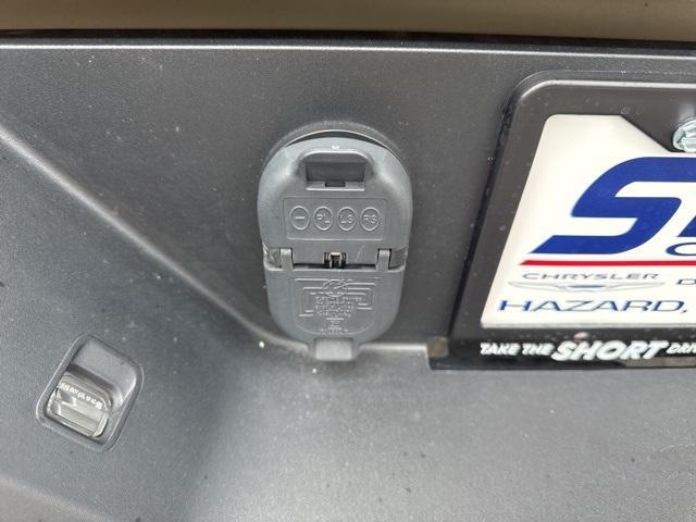 used 2022 GMC Sierra 1500 car, priced at $43,996