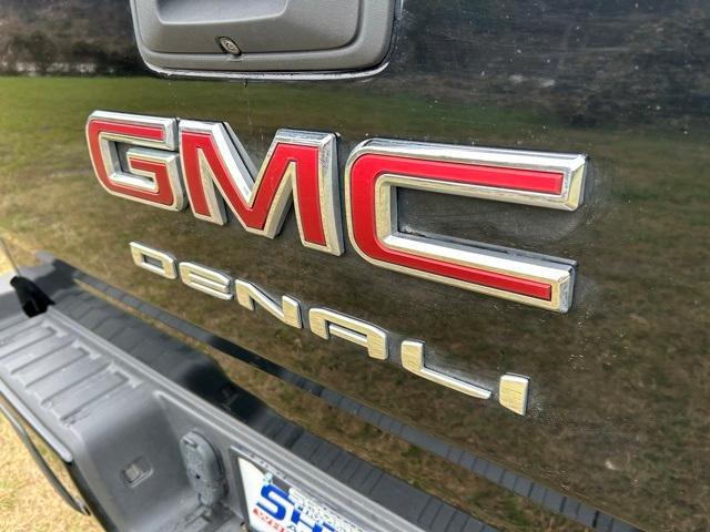 used 2022 GMC Canyon car, priced at $31,996