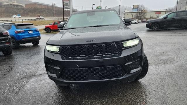 new 2025 Jeep Grand Cherokee car, priced at $40,997