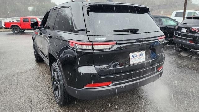 new 2025 Jeep Grand Cherokee car, priced at $40,997