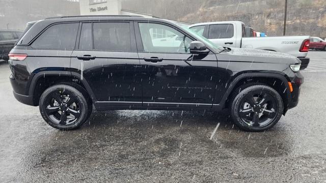 new 2025 Jeep Grand Cherokee car, priced at $40,997