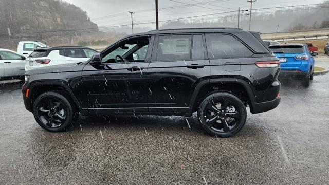 new 2025 Jeep Grand Cherokee car, priced at $40,997