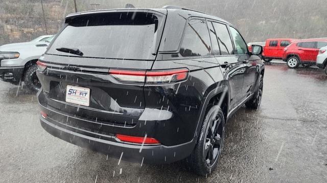 new 2025 Jeep Grand Cherokee car, priced at $40,997