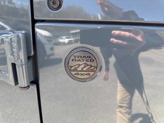 new 2025 Jeep Gladiator car, priced at $43,997