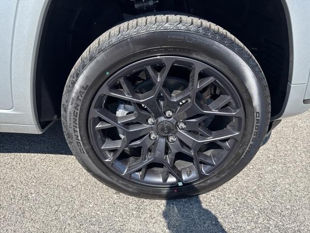 new 2025 Jeep Grand Cherokee L car, priced at $62,307