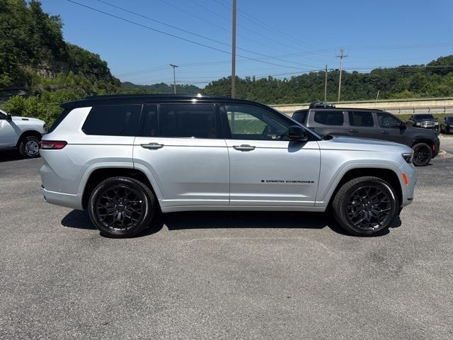 new 2025 Jeep Grand Cherokee L car, priced at $62,307