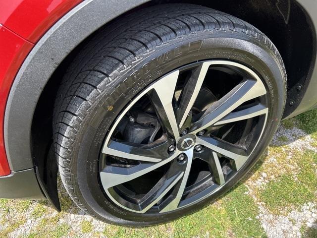 used 2022 Volvo XC40 car, priced at $32,996