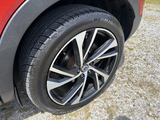 used 2022 Volvo XC40 car, priced at $32,996