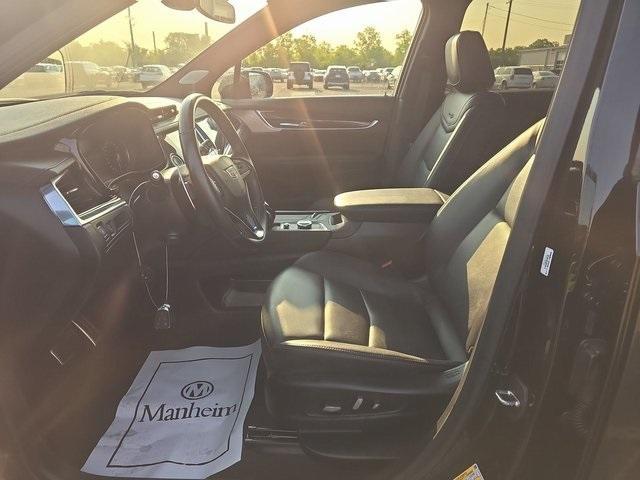 used 2023 Cadillac XT6 car, priced at $45,996