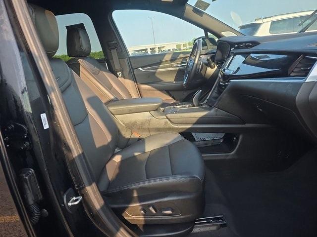 used 2023 Cadillac XT6 car, priced at $45,996