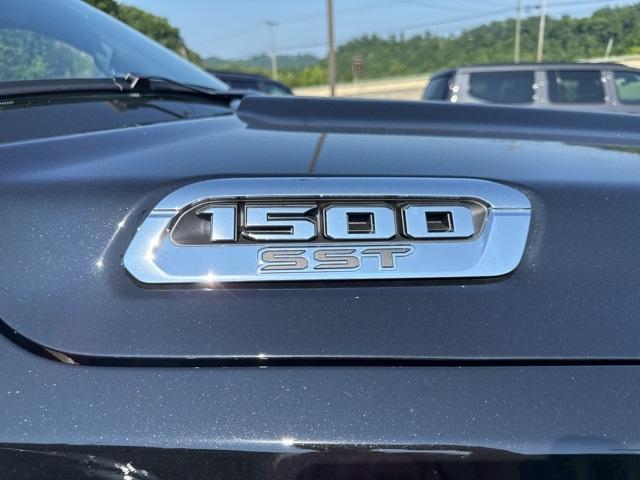 new 2025 Ram 1500 car, priced at $48,954