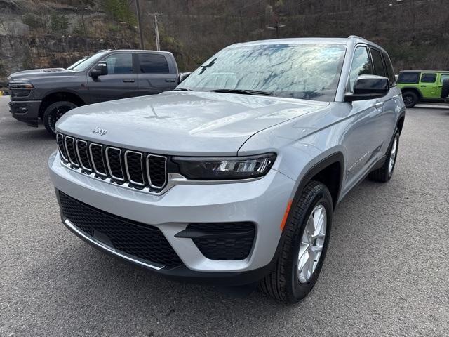 new 2025 Jeep Grand Cherokee car, priced at $36,697