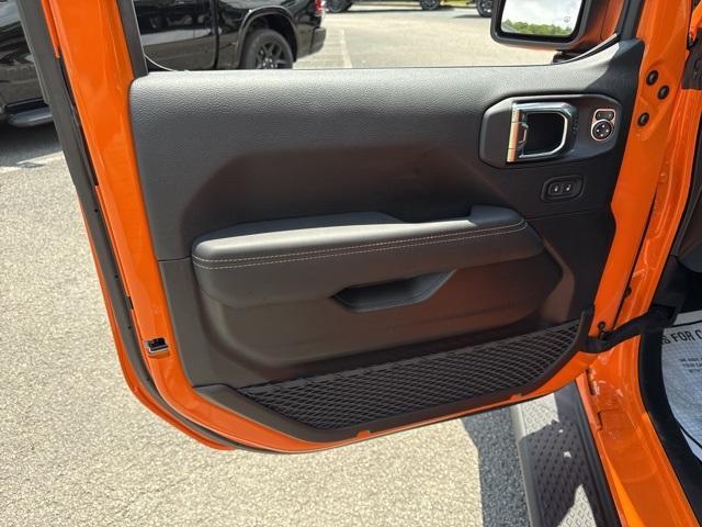 new 2025 Jeep Gladiator car, priced at $43,788