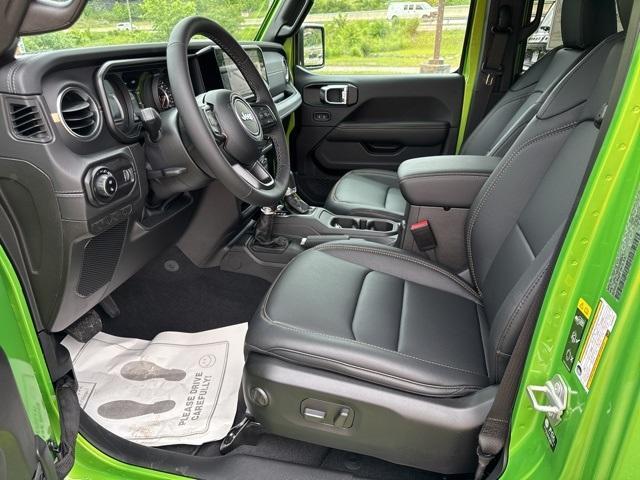 new 2025 Jeep Gladiator car, priced at $41,497