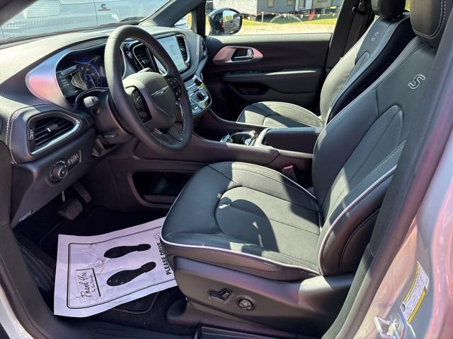 new 2026 Chrysler Pacifica car, priced at $51,247
