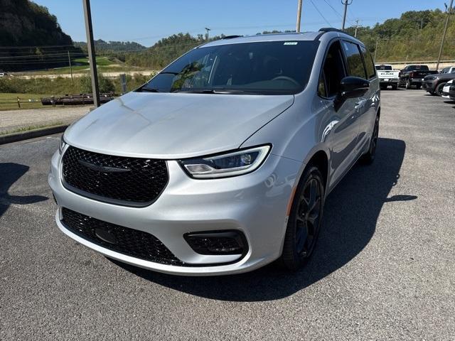 new 2026 Chrysler Pacifica car, priced at $51,247