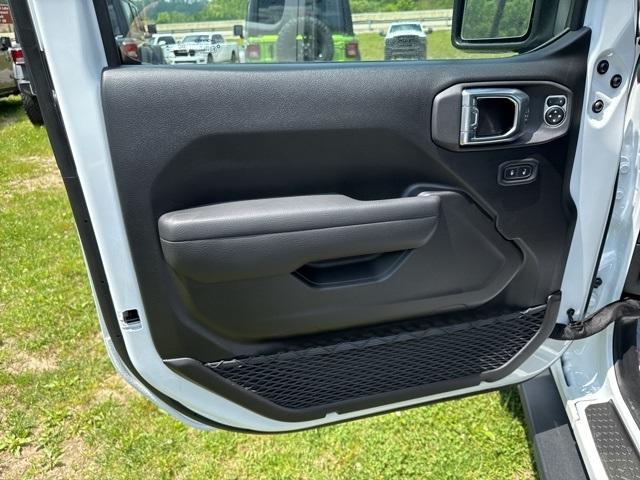 new 2025 Jeep Wrangler car, priced at $52,824