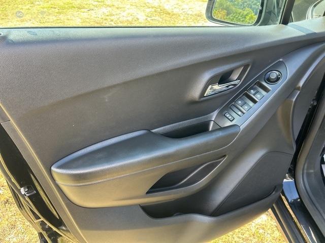 used 2022 Chevrolet Trax car, priced at $15,800