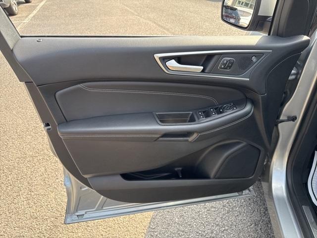 used 2024 Ford Edge car, priced at $29,996