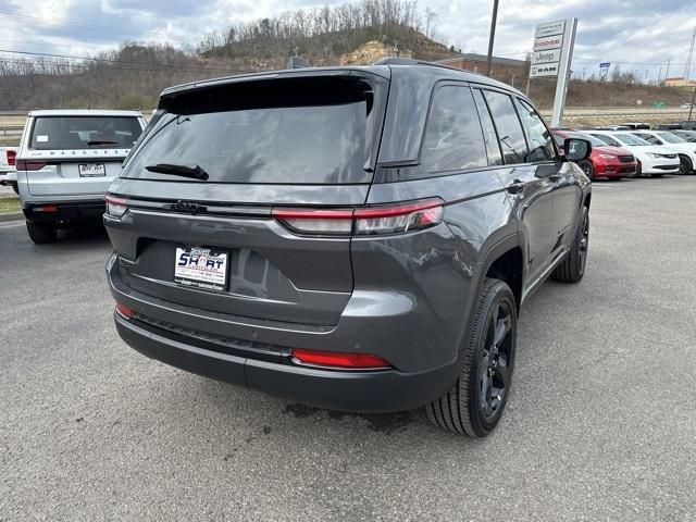 new 2025 Jeep Grand Cherokee car, priced at $40,197