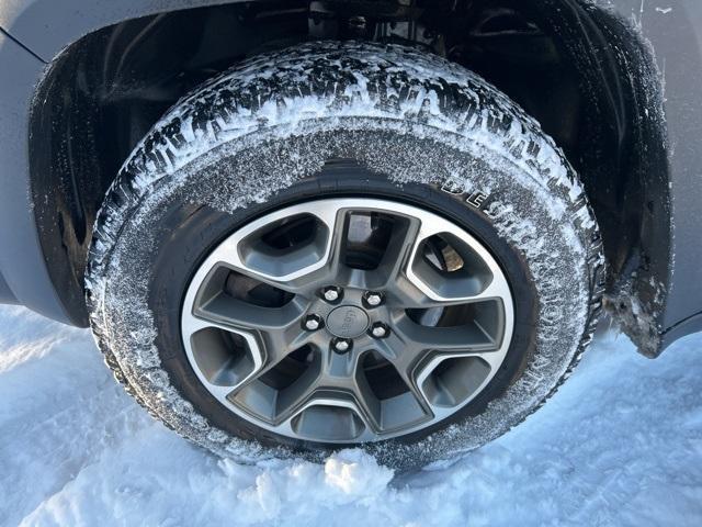 used 2020 Jeep Cherokee car, priced at $21,996