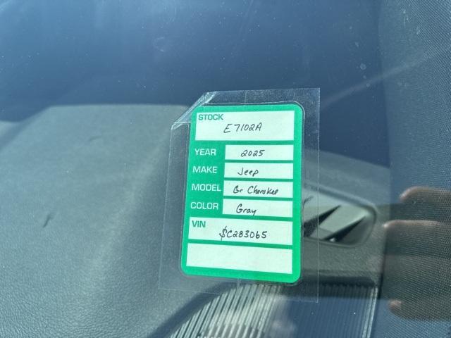 used 2025 Jeep Grand Cherokee car, priced at $37,500