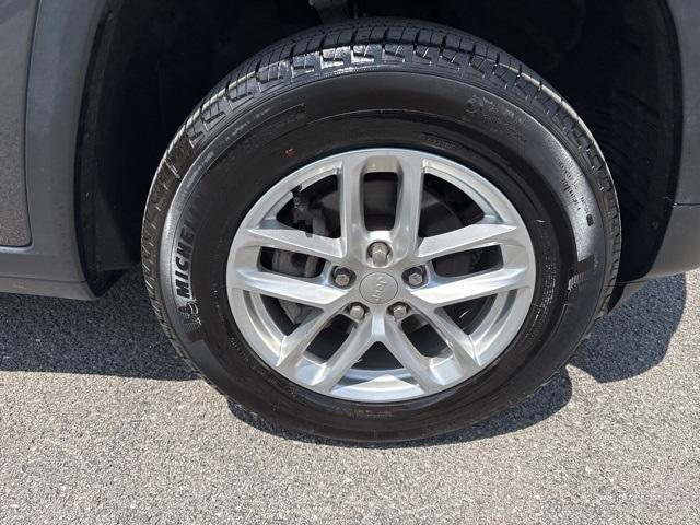 used 2025 Jeep Grand Cherokee car, priced at $37,500