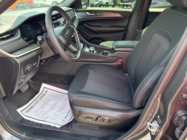 used 2025 Jeep Grand Cherokee car, priced at $37,500