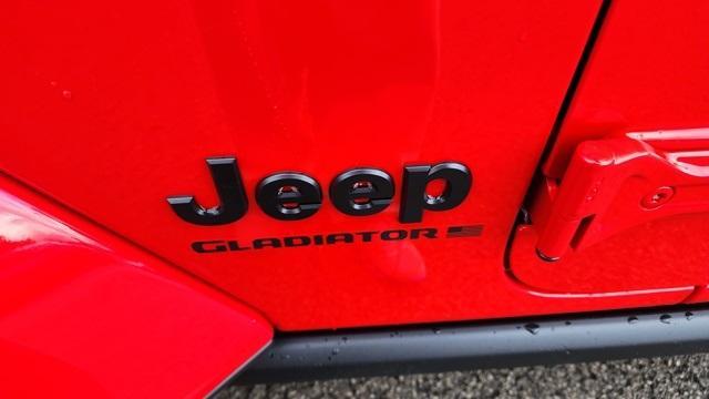 new 2025 Jeep Gladiator car, priced at $44,997