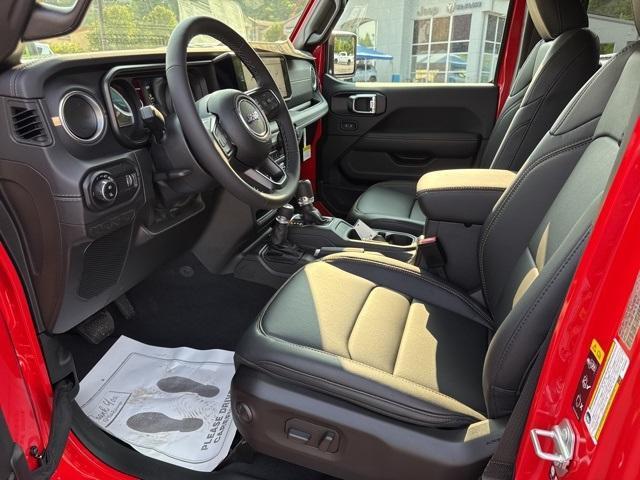 new 2025 Jeep Gladiator car, priced at $41,497