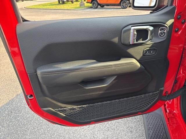 new 2025 Jeep Gladiator car, priced at $41,497