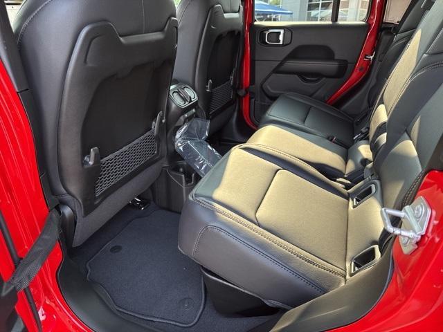 new 2025 Jeep Gladiator car, priced at $41,497