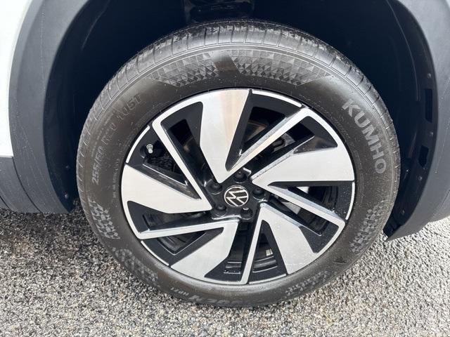 used 2024 Volkswagen Atlas car, priced at $37,996