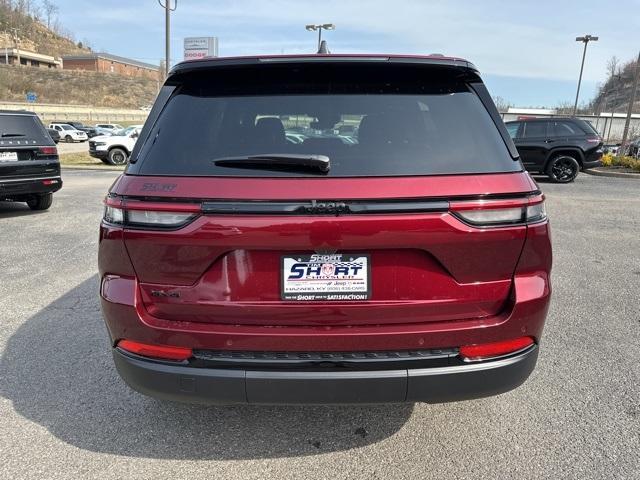 new 2025 Jeep Grand Cherokee car, priced at $39,997