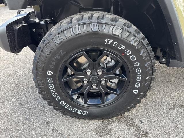 new 2025 Jeep Gladiator car, priced at $44,197