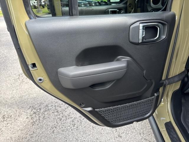 new 2025 Jeep Gladiator car, priced at $44,197