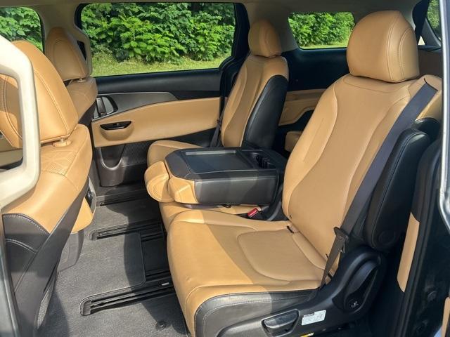 used 2022 Kia Carnival car, priced at $24,996