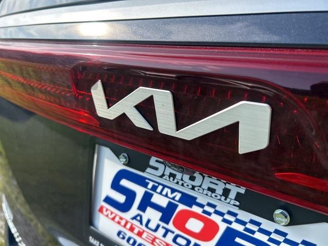 used 2022 Kia Carnival car, priced at $24,996