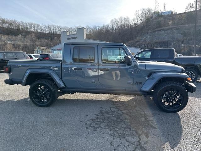 new 2025 Jeep Gladiator car, priced at $38,997